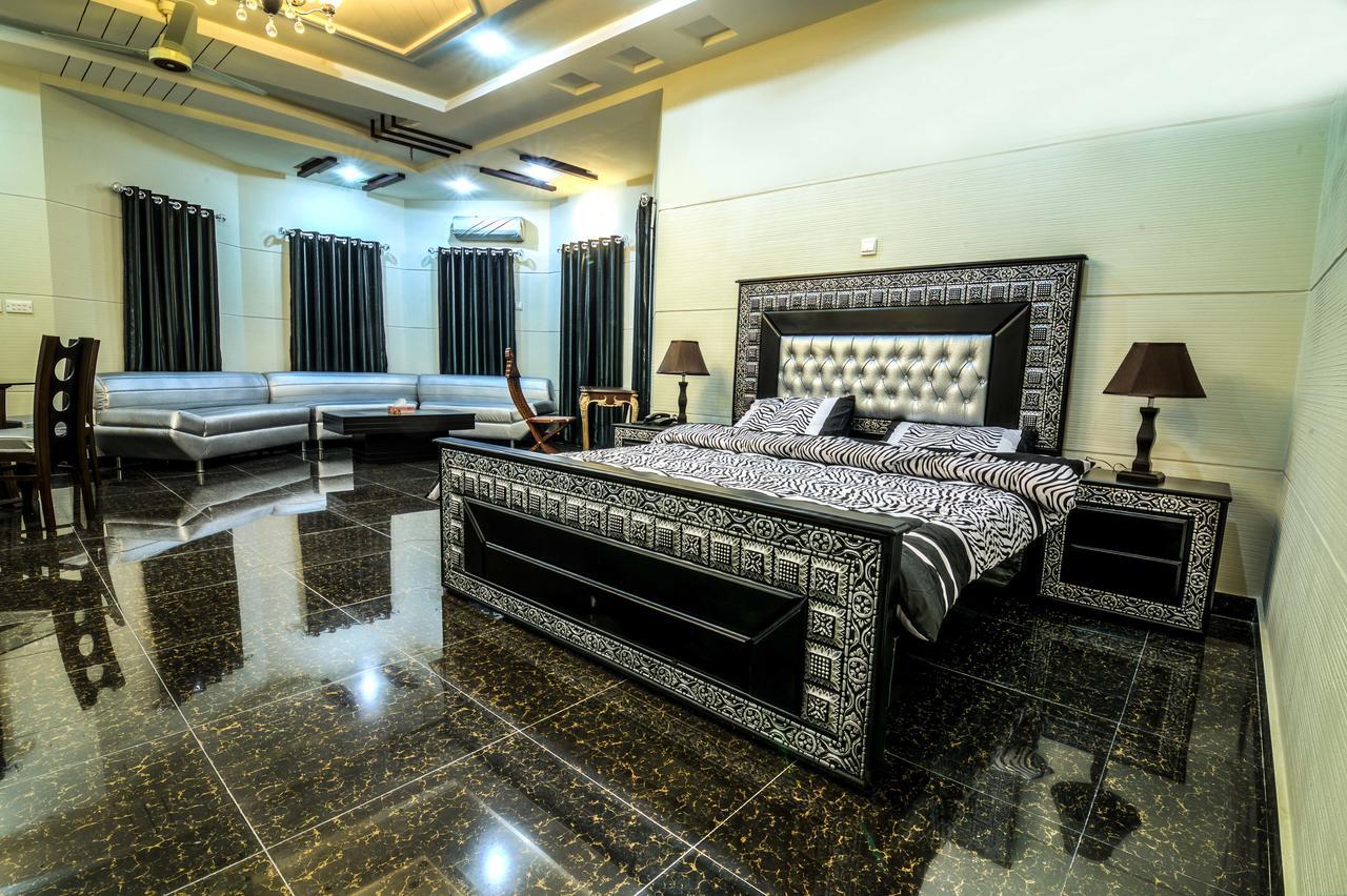 Midway Hotel & Restaurant Sadiqabad Экстерьер фото