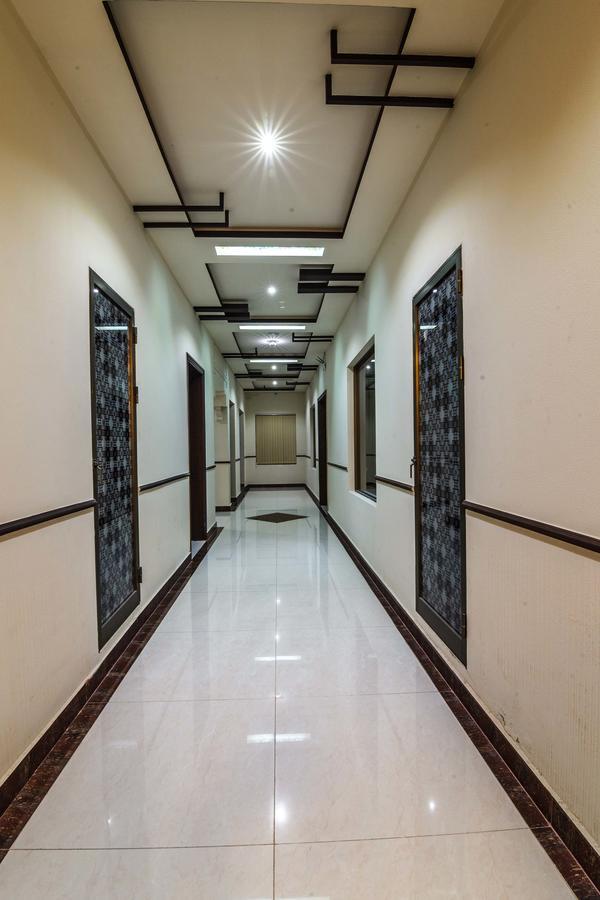 Midway Hotel & Restaurant Sadiqabad Экстерьер фото