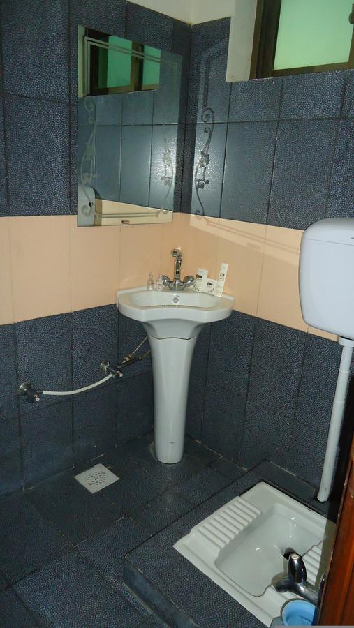 Midway Hotel & Restaurant Sadiqabad Экстерьер фото