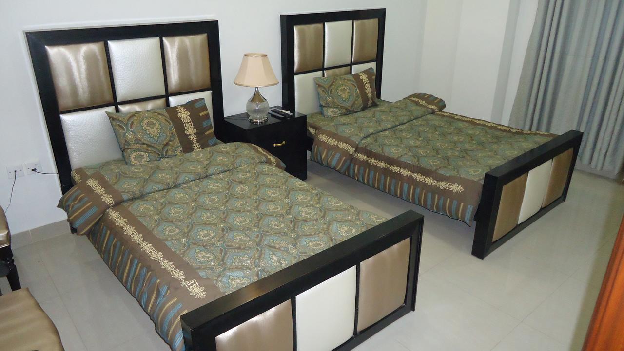 Midway Hotel & Restaurant Sadiqabad Экстерьер фото