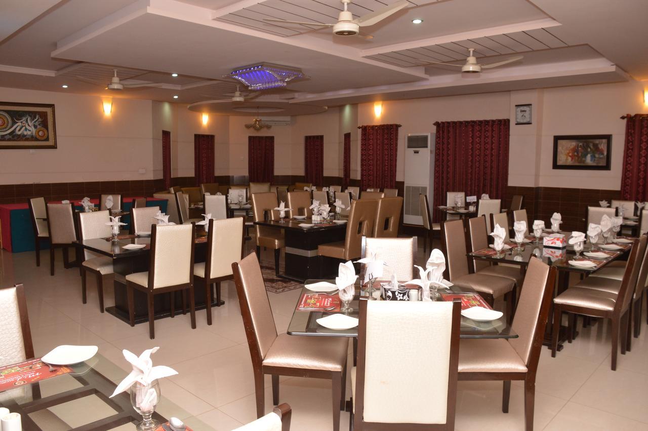 Midway Hotel & Restaurant Sadiqabad Экстерьер фото