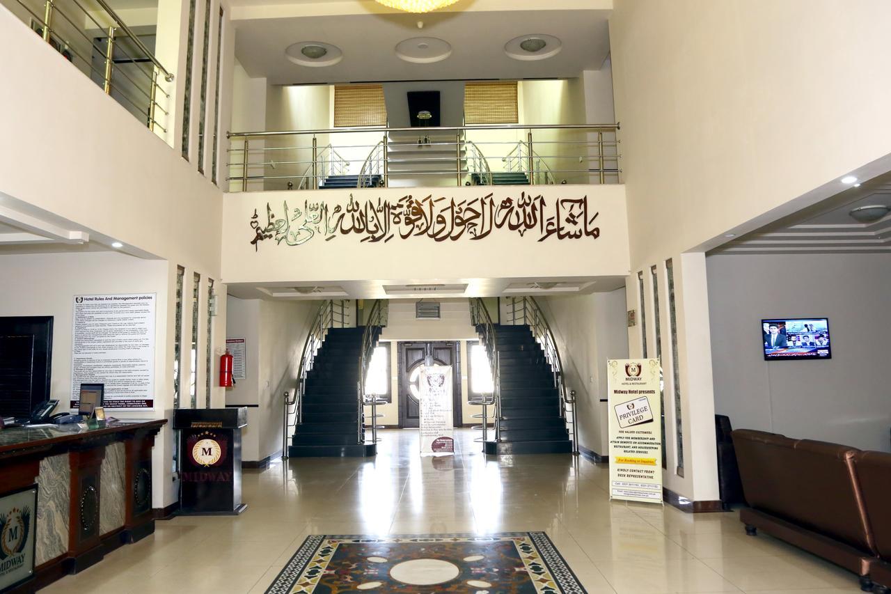 Midway Hotel & Restaurant Sadiqabad Экстерьер фото