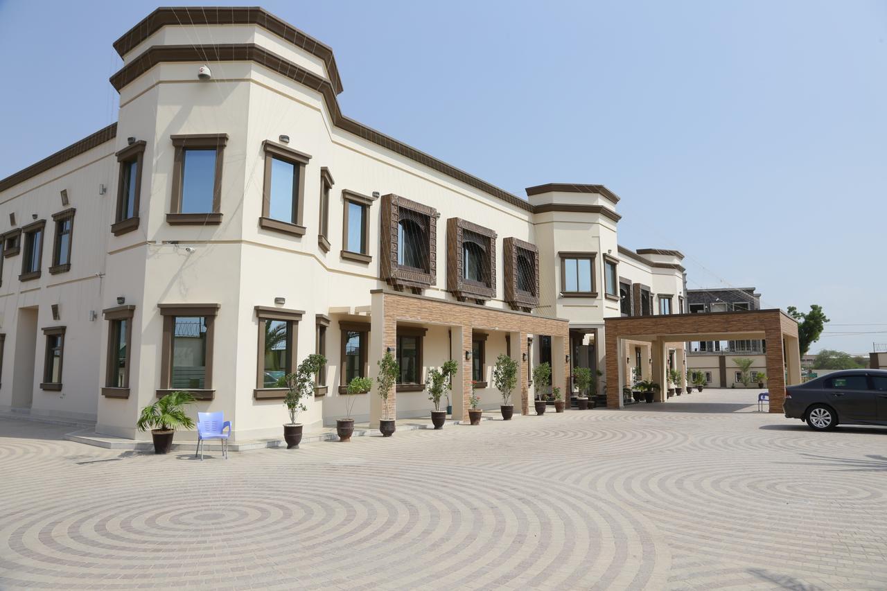 Midway Hotel & Restaurant Sadiqabad Экстерьер фото