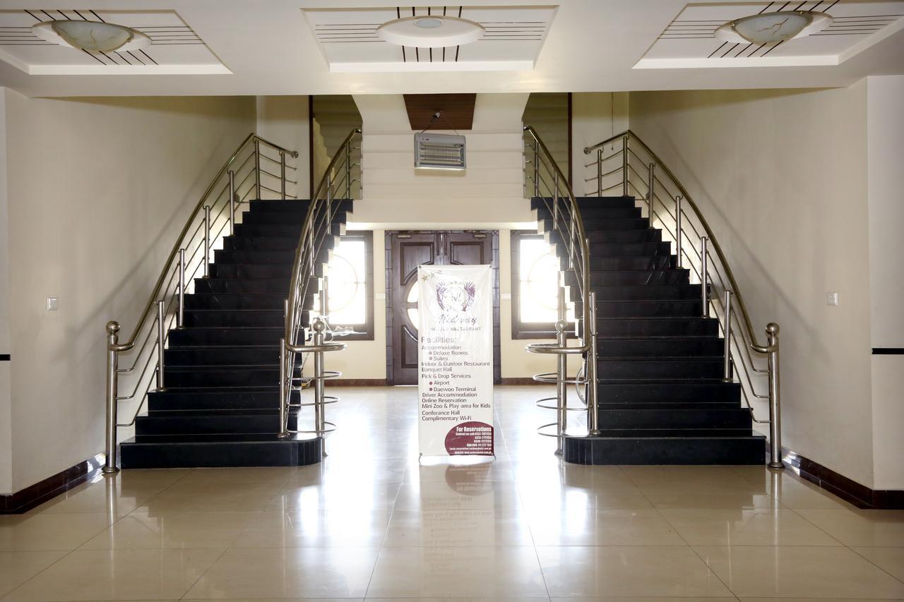 Midway Hotel & Restaurant Sadiqabad Экстерьер фото
